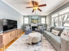 3 Mi to Hospitals Inviting Rockford Home with Yard!