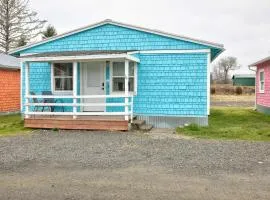 Sand and Surf Cottage 2-Bed by the Sea w fireplace