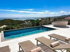Villa Atao, sublime view of Orient Bay and the islands