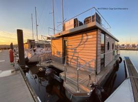 Hausboot Fjord MobyDick in Flensburg mit Dachterrasse, Hotel in Flensburg