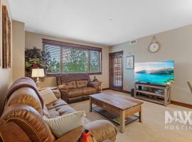 Elegant 2BR Condo in Riverstone, hotel in Coeur d'Alene