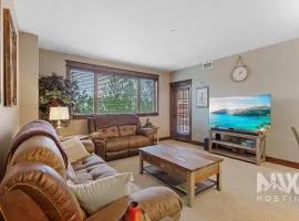 Elegant 2BR Condo in Riverstone