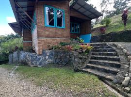Eco-Bamboo Cottages: Turrialba'da bir dağ evi