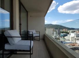 Modern Apartamento con Suites - Centro de Temuco, hotel i Temuco