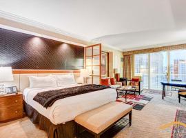 MGM Signature-22-615 Strip View Balcony Studio, hotel in Las Vegas