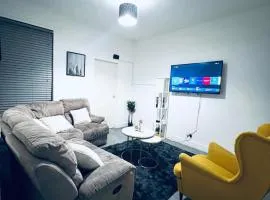 SwankyHome4Groups NearM6
