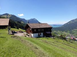 Ferienwohnung Langberg, hotel v destinaci Lauerz
