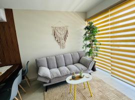 Almarena Depto Boho Chic 800 mts from the Beach!, hotel i Mazatlán