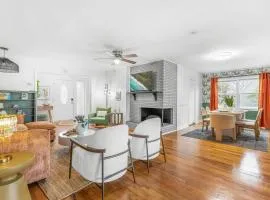 Raleigh's Most Wanted - Relax, Games, & Cozy Comfort