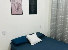 Apê Studio 1 - Vista Linda Bertioga próximo a rodoviária - Residencial Sereia