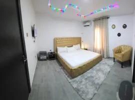 New Empire Hotel, Apartments, And Lounge