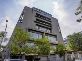 Hotel Paris Plaza, hotel di Ahmedabad