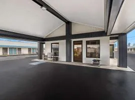 Rodeway Inn & Suites Brookhaven