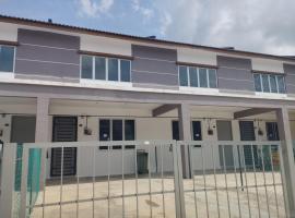 Lilly Grove Homestay, ξενοδοχείο σε Kampong Ayer Melintas Besar