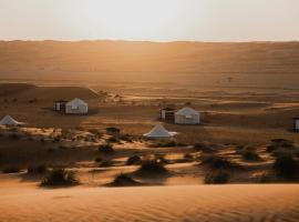 Desert waves camp, luxury tent in Bidiyah