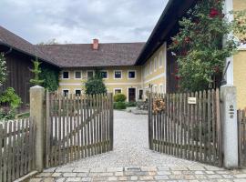 Apartment im Loefengut, hotel v destinaci Oberweidlham
