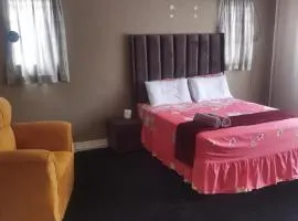 Yellow Stars Guesthouses