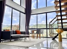 Stylish penthouse with panoramic views at Icon Park