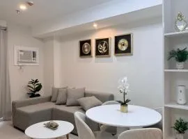 Dahlia - Two Bedroom Condo Unit with Veranda