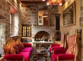 Nikos Takis Boutique Fashion hotel