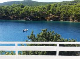 Holiday House Jagoda -First Row to the Sea Brbinj, hotel v destinaci Brbinj