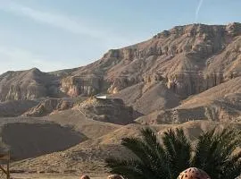 Beit El-Abd Valley of Queens View With A Pool
