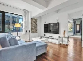 Luxurious 2 Bedroom 2 Bathroom Condo Downtown Montreal