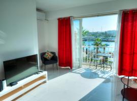 Spacious seafront 2 bedrooms with hot tub GOGZR-5, hotel v destinaci Gżira