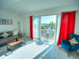 Seafront 2 bedroom with balcony & jacuzzi GOGZR-6, hotel v destinaci Gżira