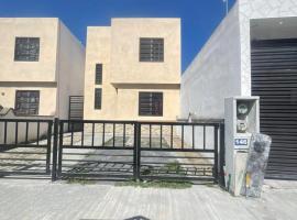 Casa arcilla clima total Starlink zona Aeropuerto, hotel di Villa Juárez