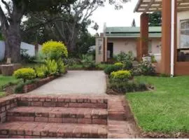 2 Oaks Guest House