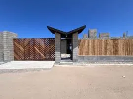 Casa Illari- Casa de playa en Vichayito by WiroHouse