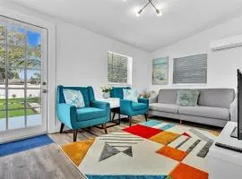 Dream Hollywood Beach Retreat With Jacuzzi and Fire Pit