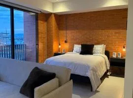 Stylish New Loft in Financial Zone and Downtown