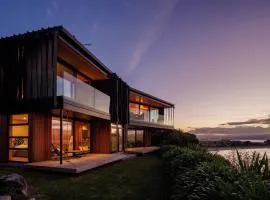 Cliff House - Exceptional Cliff-top Holiday Home