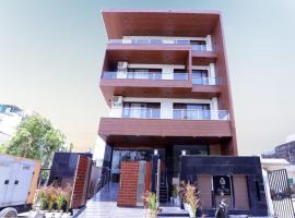 Noida में, होटल THE ROYAL VILLA - Noida Sector 70