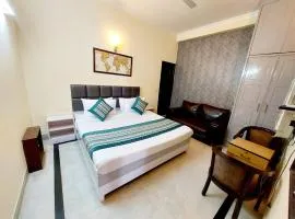 Hotel Khusbu Residency, Green Park Market, South Delhi