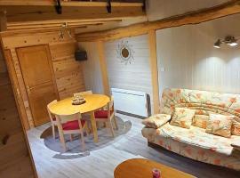 Hibiscus Gîte, hotel i Les Violes