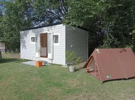 Tiny house sous le chene