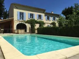 Beautiful Quiet Provençal Farmhouse with Pool