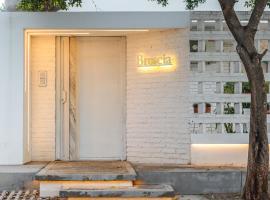 Brescia departamentos, hotel em San Isidro