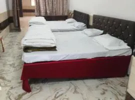 Nearest Khumbmela Hotel For Family