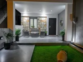 George luxury stone apartment