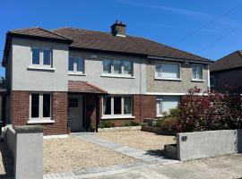 Luxury 4 Bedroom Home, South Dublin, hotel v destinaci Blackrock