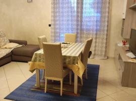 Spazioso appartamento su due piani, hotel v destinaci Leinì