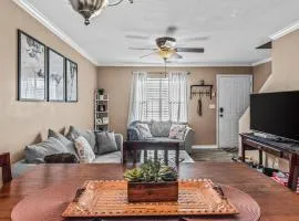 Woodstone Retreat Condo right next to UGA golf course 2475