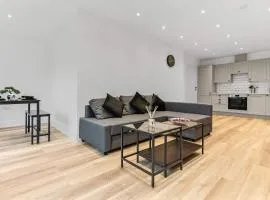 JD Apartments - Urban Retreat with Patio