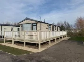 StaticHomeSleeps6-Lakeview-PetsOK-Balcony-Parking