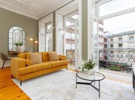Loft with private balcony and a classic ceiling