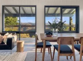 Clifftop cottage escape with breathtaking views